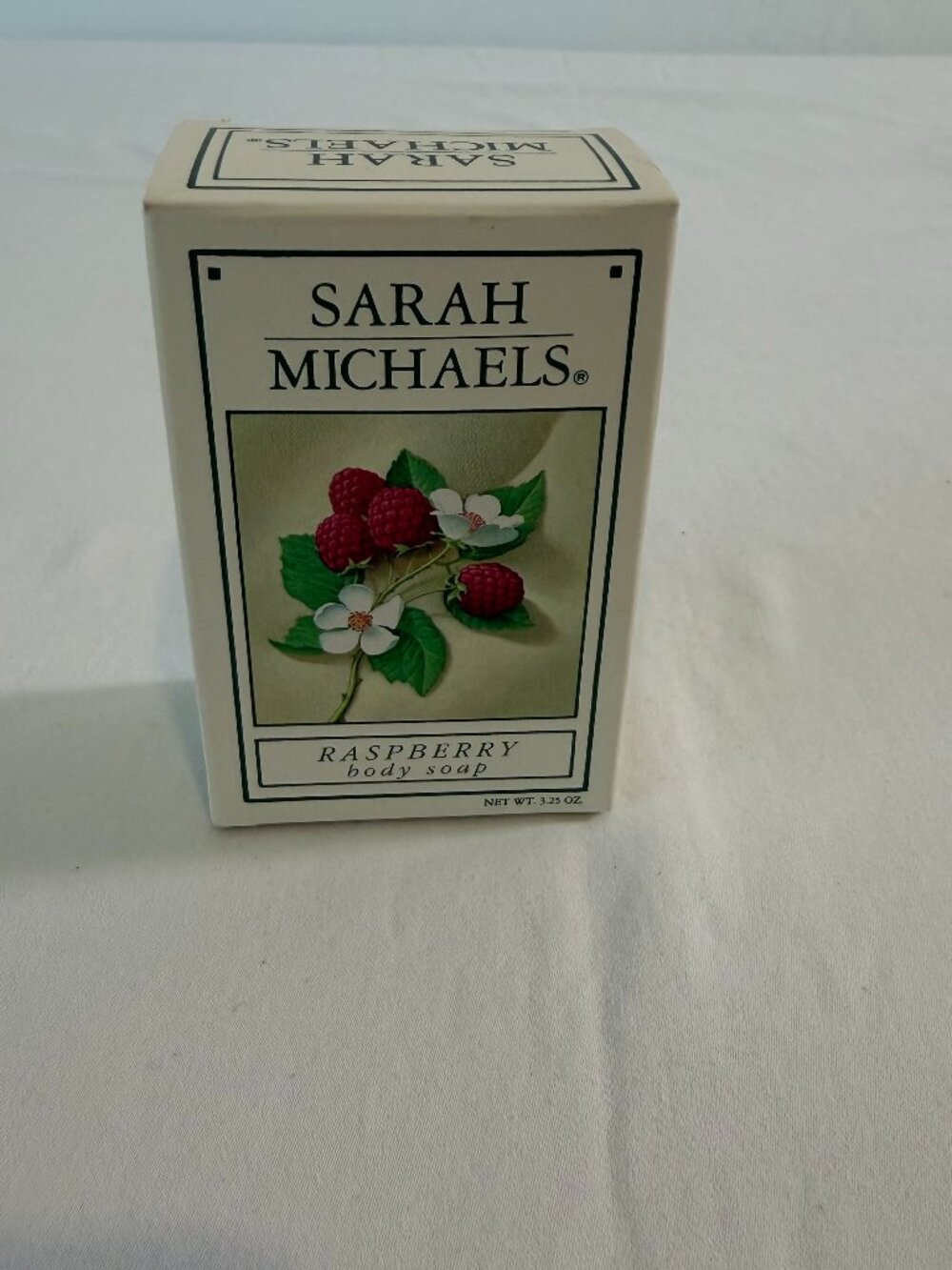 NOS Vintage Sarah Michaels Raspberry Body Soap Bar 3.25 oz New in Box Rare